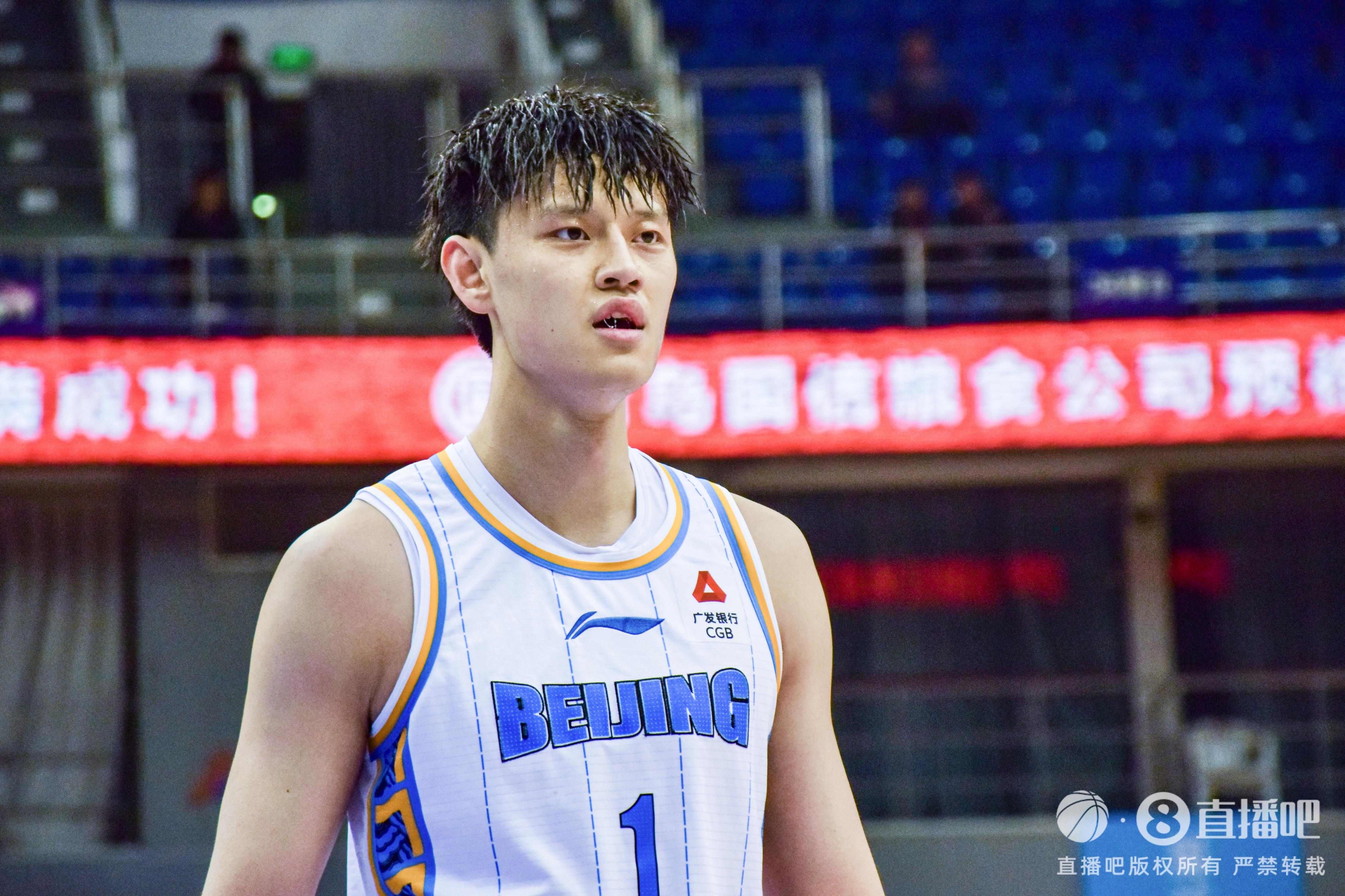 7次大帽相當(dāng)炸裂！曾凡博替補(bǔ)砍16分7板7帽 大帽絕殺遼寧！